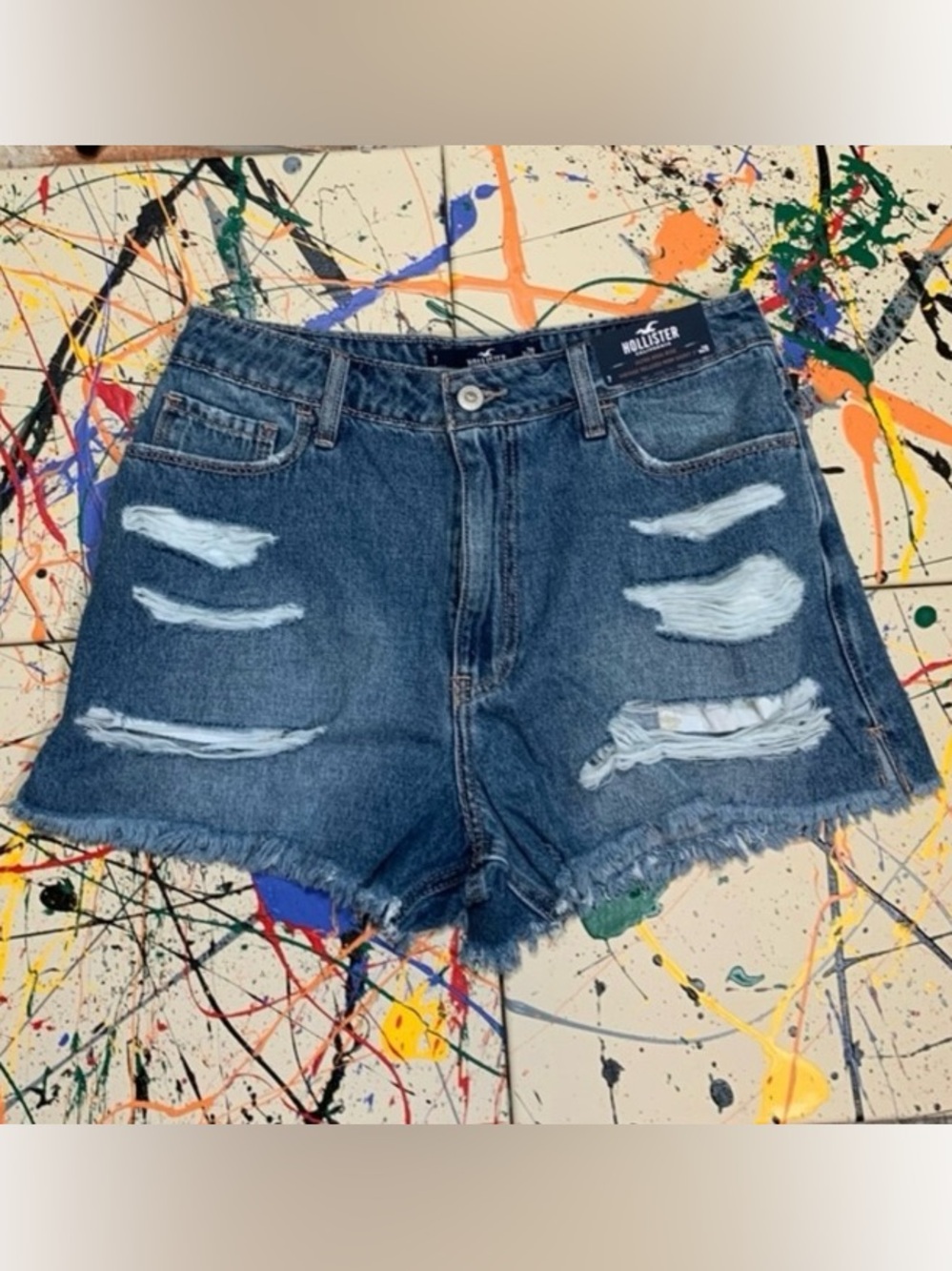 HOLLISTER CALIFORNIA NWT Ultra high rise vintage relaxed mom shorts 3”.